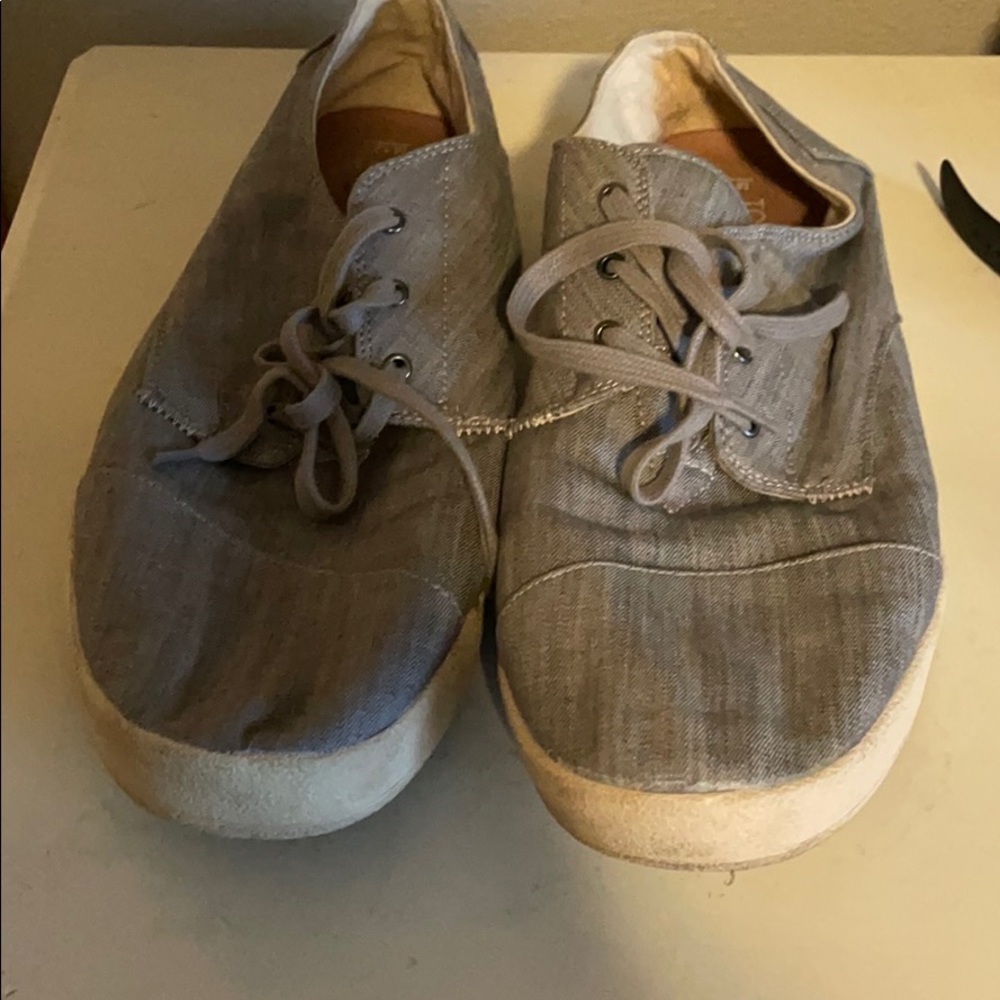 Men’s Toms sz 12